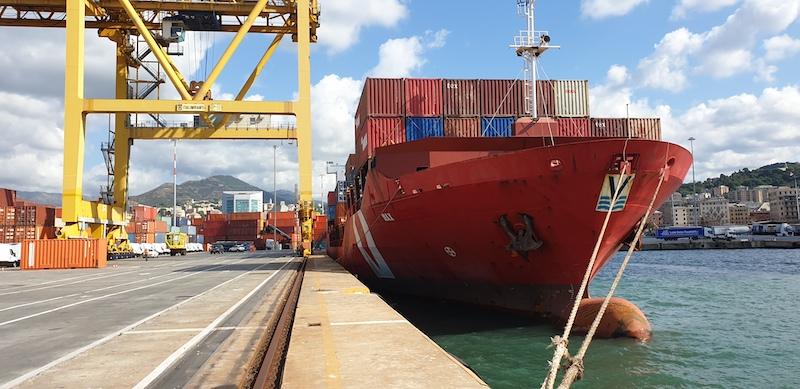 Immagine di sfondo della pagina Akkon Lines sceglie il terminal IMT a Genova