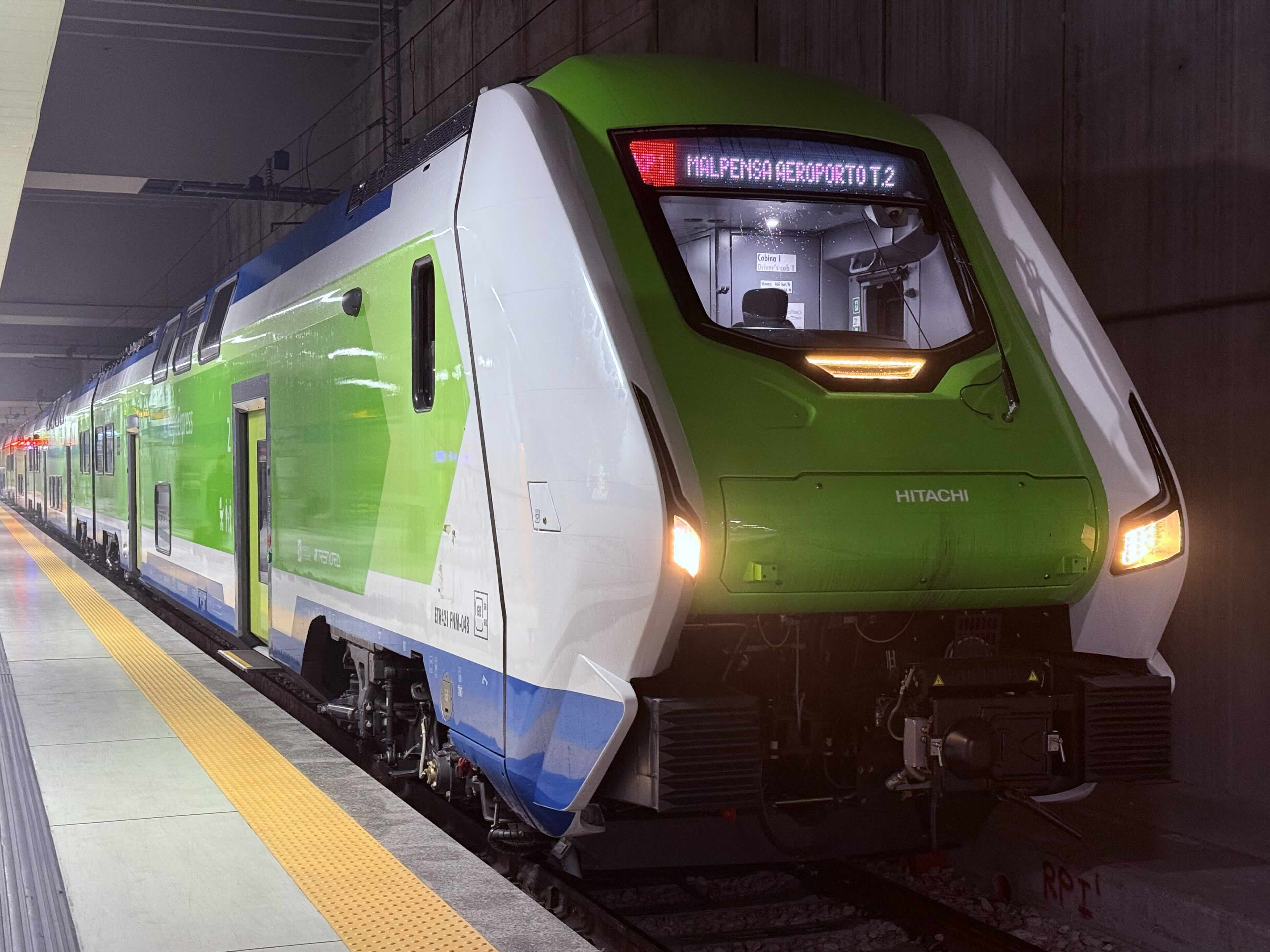 Immagine di sfondo della pagina Trenord, più treni notturni per Malpensa e nuove corse da settembre su diverse linee lombarde