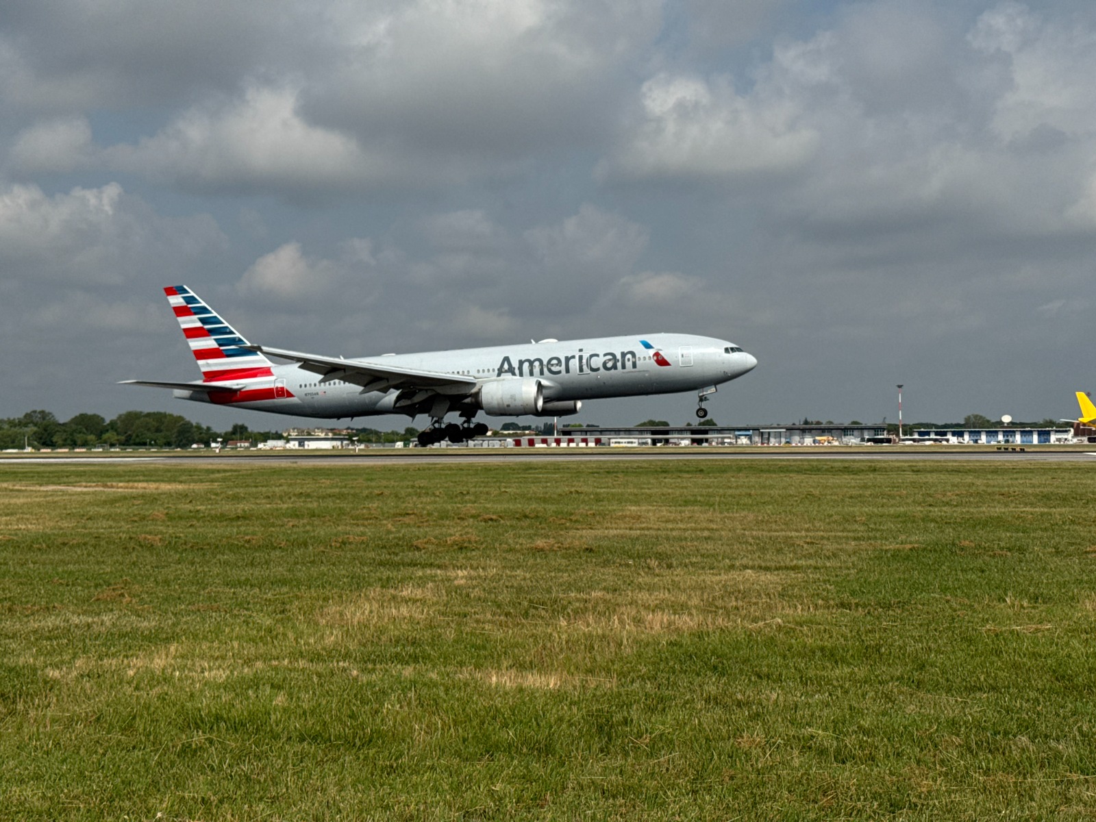 Immagine di sfondo della pagina American Airlines decolla da Venezia verso Dallas: nuova rotta estiva per il 2025