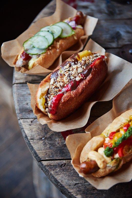 Immagine di sfondo della pagina Un itinerario Copenhagen low cost.  La città offre infatti diverse attività gratuite, da visite guidate, all'ingresso ad alcuni musei storici, insieme a tante esperienze per gustare la gastronomia nordica con un occhio al portafoglio.