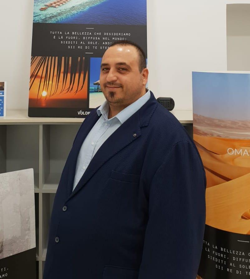 Immagine di sfondo della pagina Volonline potenzia il booking di Napoli 