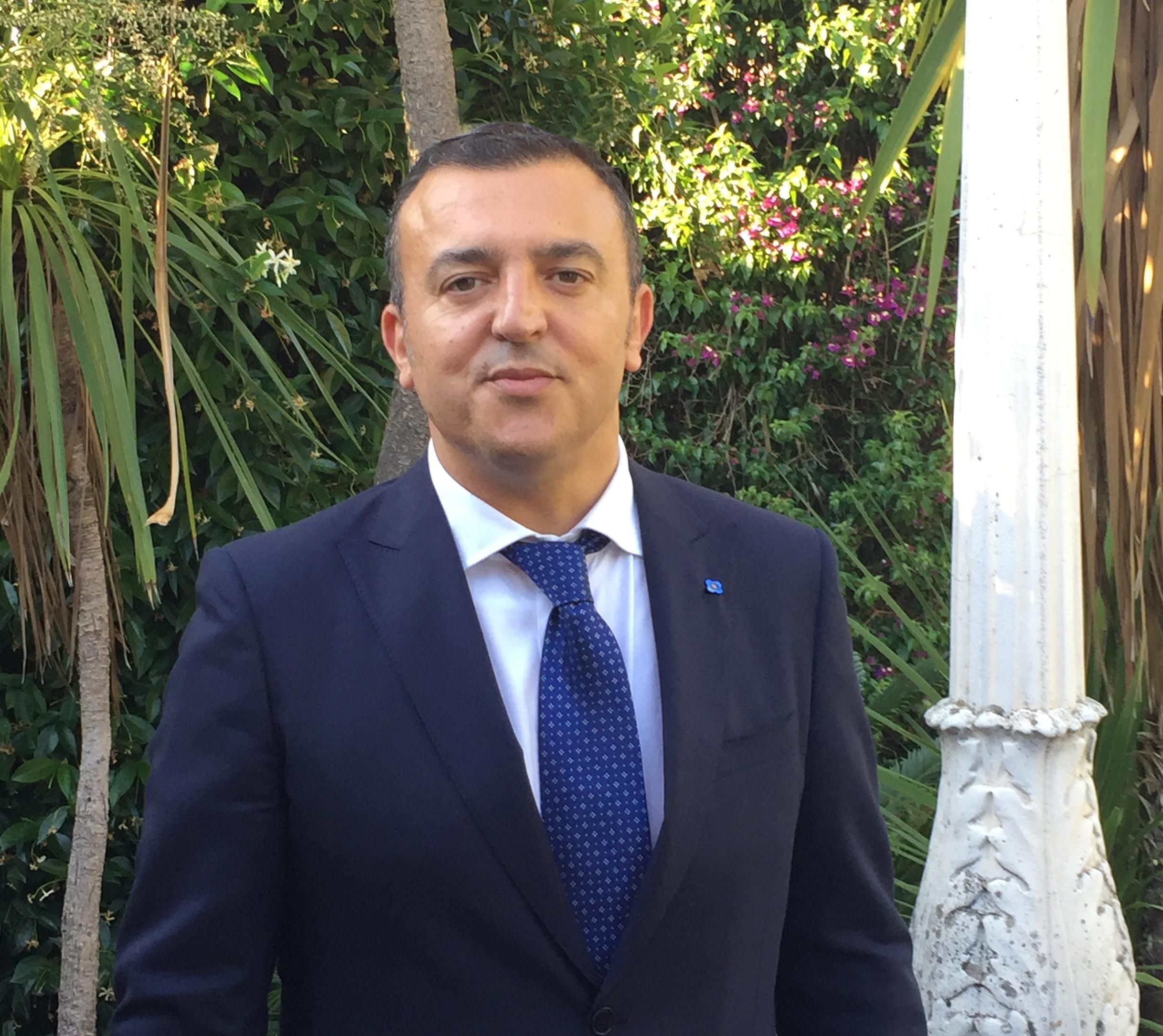Immagine di sfondo della pagina Nicolaus investe: acquisito villaggio La Giurlita