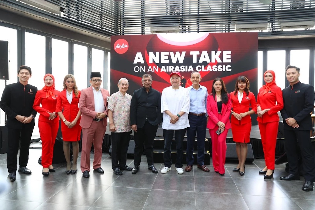 Immagine AirAsia introduce il hijab come opzione per l’uniforme delle assistenti di volo