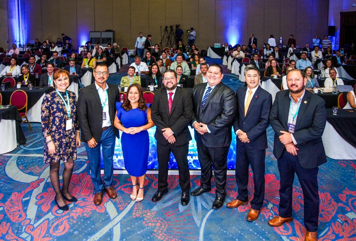 Immagine di sfondo della pagina El Salvador ospita la sesta edizione del Centroamérica Innovation Tourism + Talk