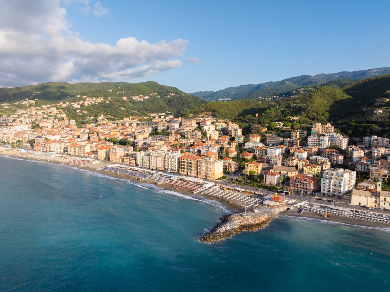 Immagine di sfondo della pagina Varazze rinnova la sua identità turistica: nasce il brand “All Season Holidays”