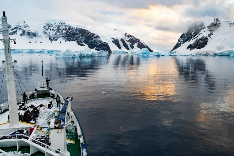 Immagine di sfondo della pagina Ruta40 porta i viaggiatori in Antartide con Oceanwide Expeditions