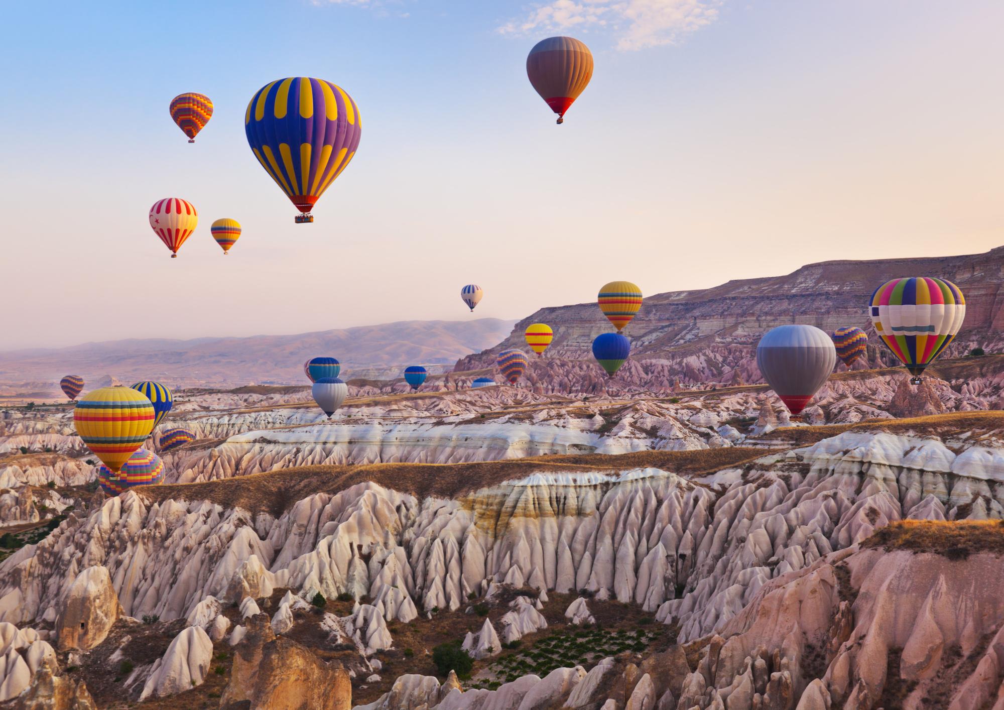 Immagine di sfondo della pagina Guiness Travel oggi un webinar su Grecia e Turchia