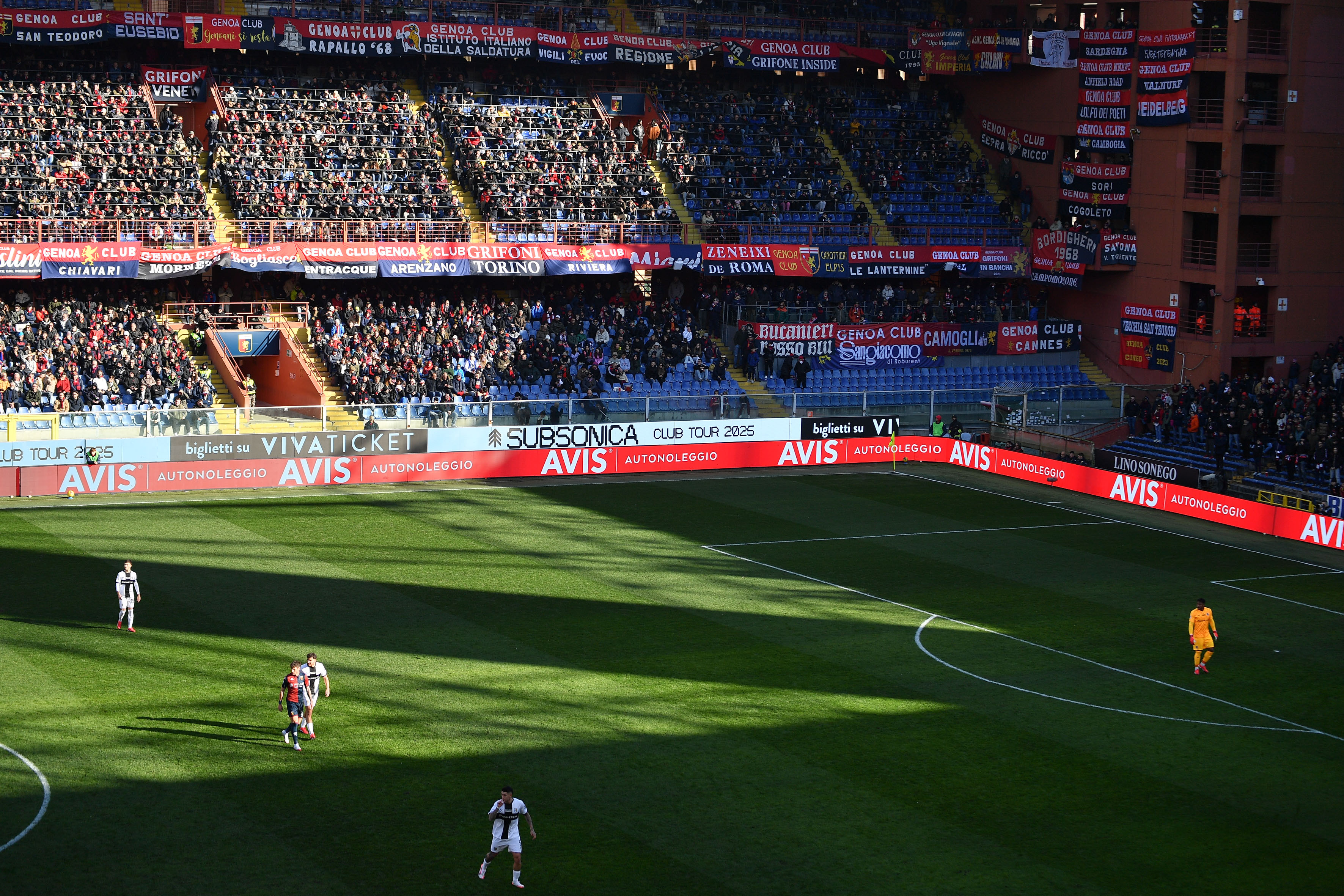 Immagine Il Genoa CFC viaggia con Avis