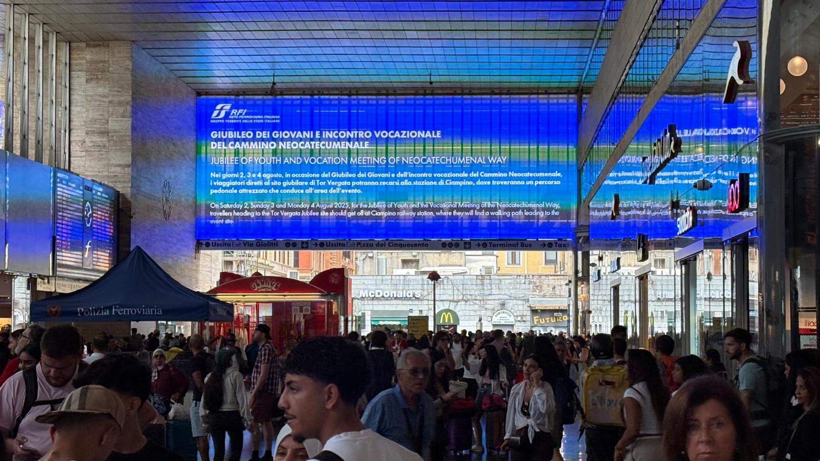 Immagine di sfondo della pagina FS potenzia i trasporti per il Giubileo dei Giovani: oltre 435mila posti verso Roma