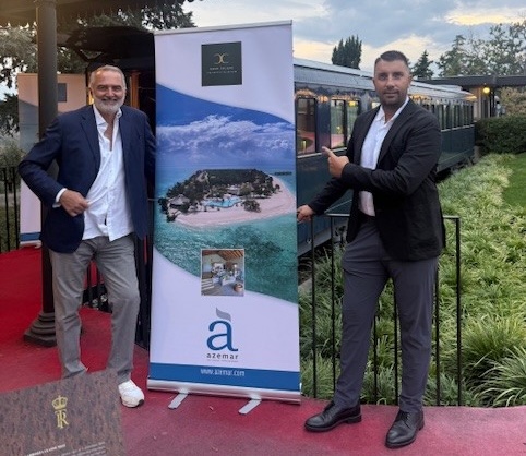 Immagine di sfondo della pagina Azemar presenta la Travel Collection 2027-28 e Bawe Island alle agenzie emiliane