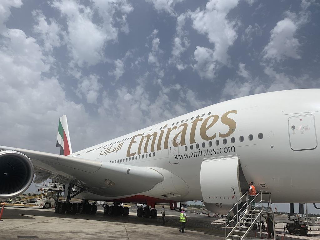 Immagine di sfondo della pagina Emirates riporta l'A380 sulla tratta Roma – Dubai