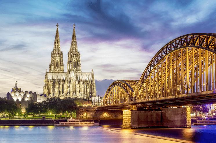 Immagine di sfondo della pagina Avalon Waterways, Danubio e Reno per l'Italia
