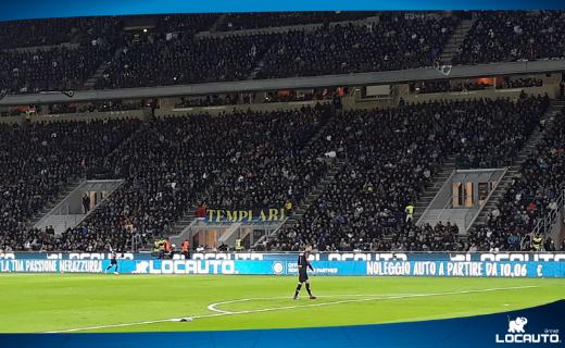 Immagine di sfondo della pagina Locauto a San Siro: miglior tariffa sui led