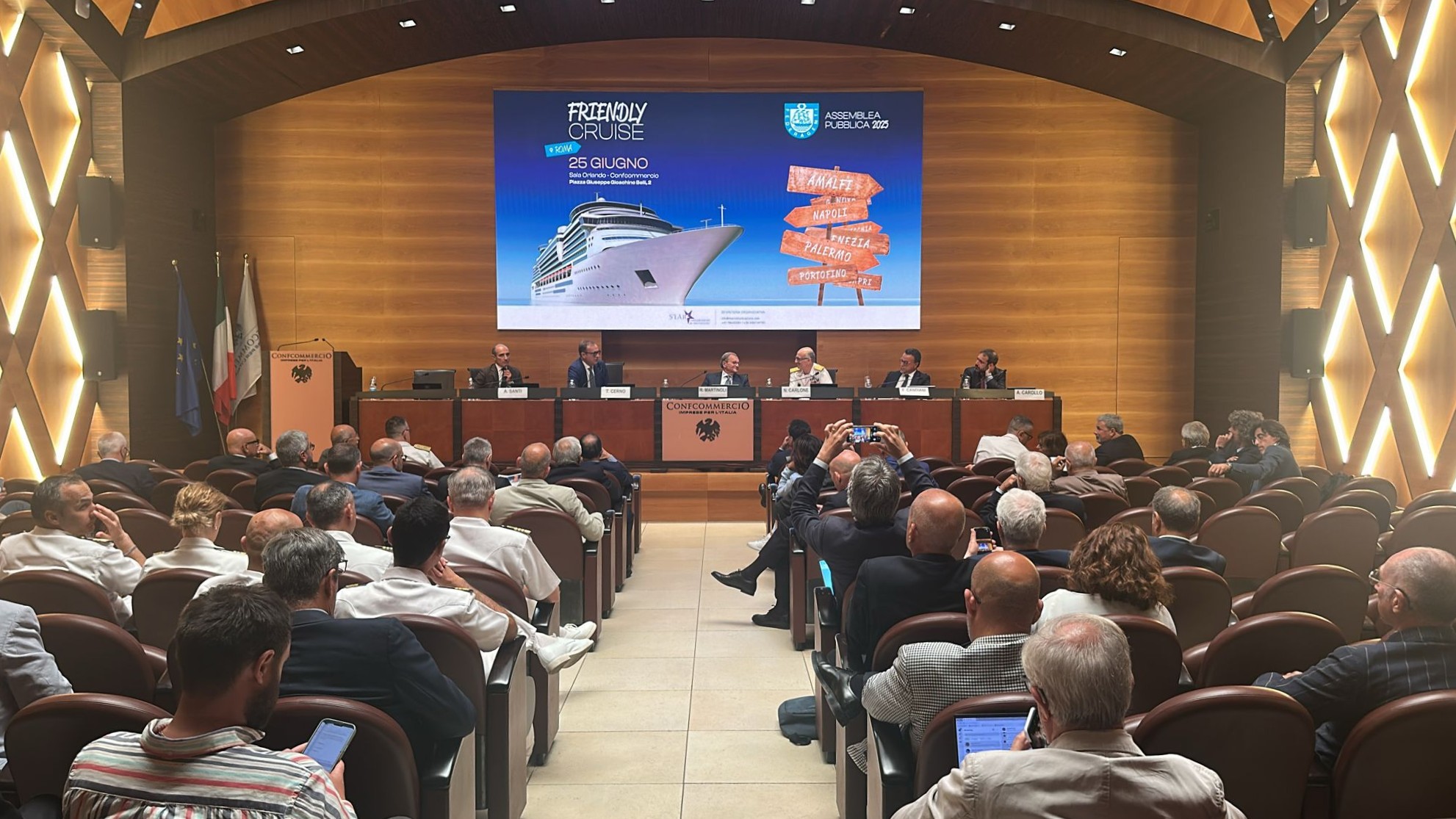 Immagine di sfondo della pagina Crociere e territori: la sfida della comunicazione per arginare i professionisti del “no”
