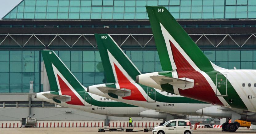 Immagine di sfondo della pagina Sette le offerte per Alitalia