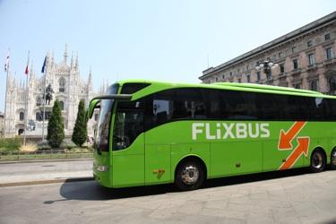 Immagine di sfondo della pagina Promozione Flixbus,  biglietti  nazionali a 1 euro, internazionali a 9,99