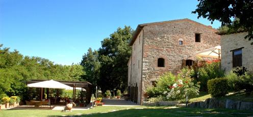 Immagine di sfondo della pagina Logis L’Antico Forziere, riflettori su gastronomia
