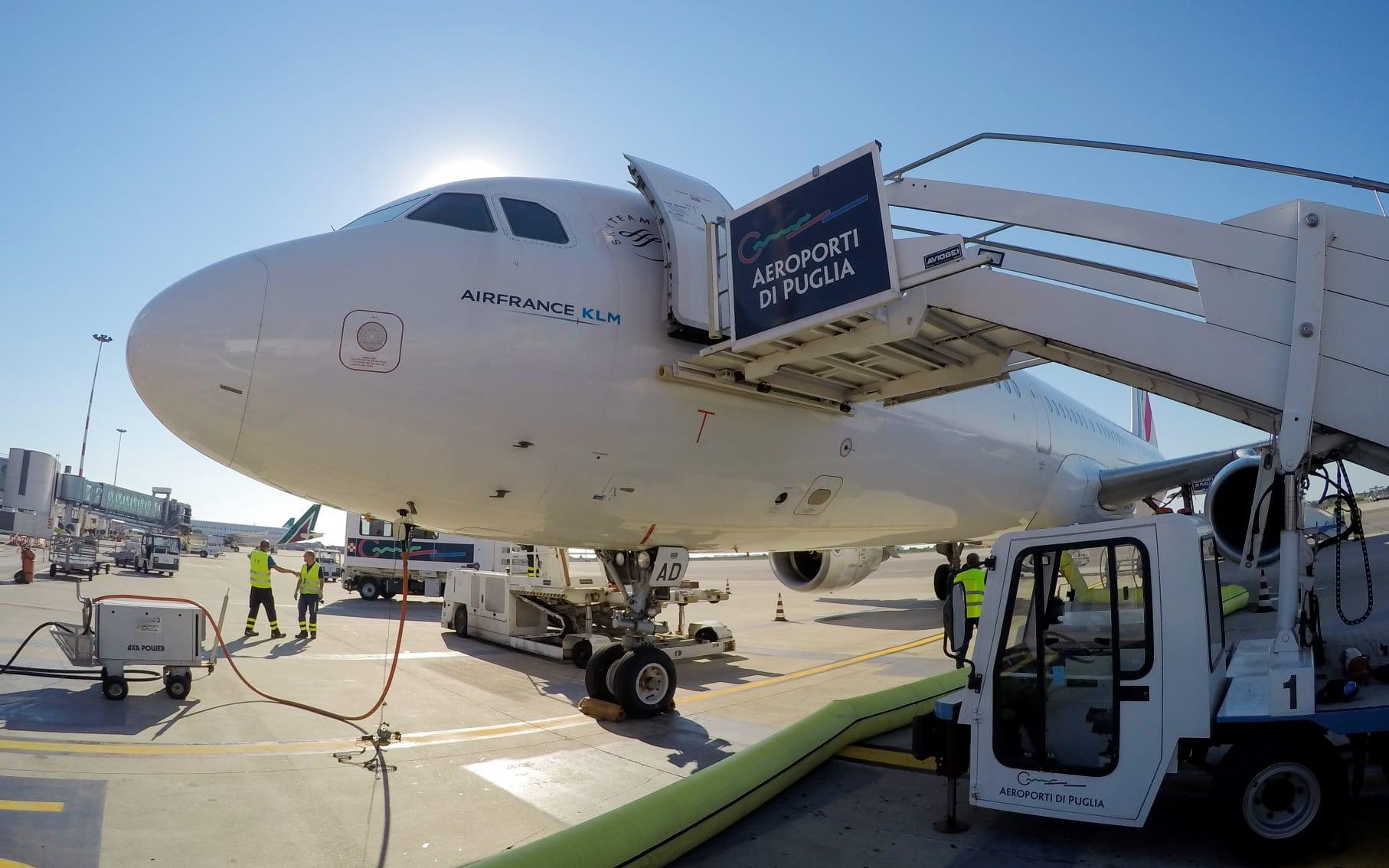 Immagine di sfondo della pagina Air France, confermato il voli Bari-Parigi CdG