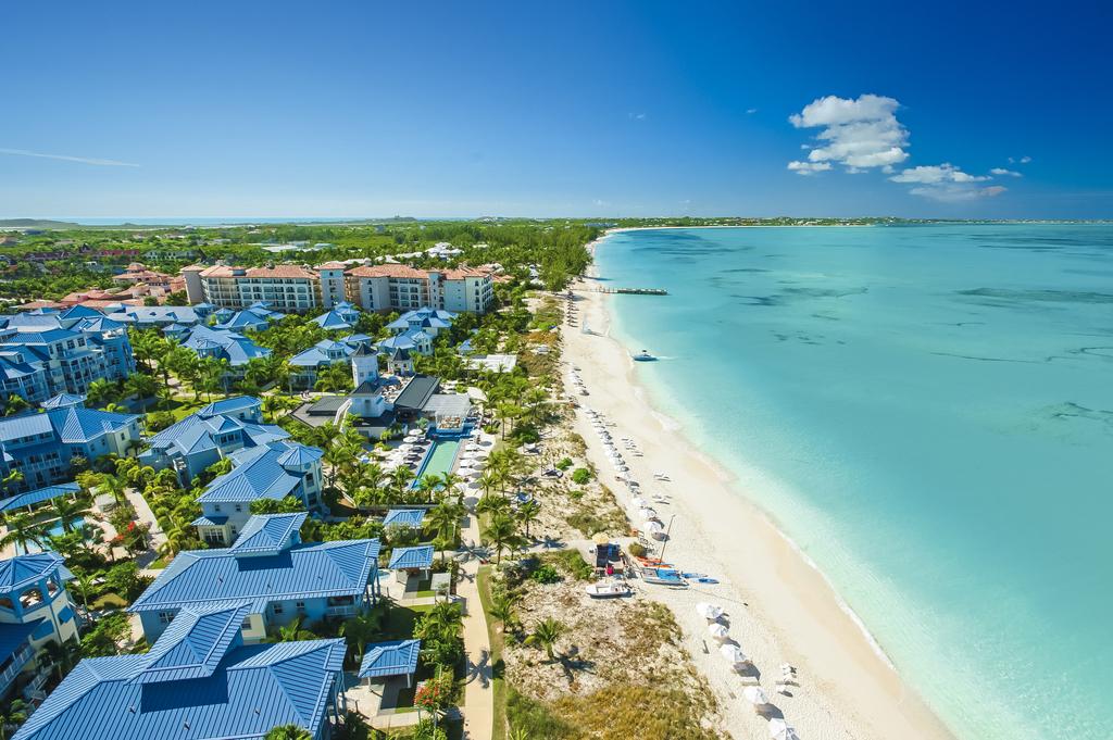 Immagine di sfondo della pagina Riapre per il Beaches Turks & Caicos