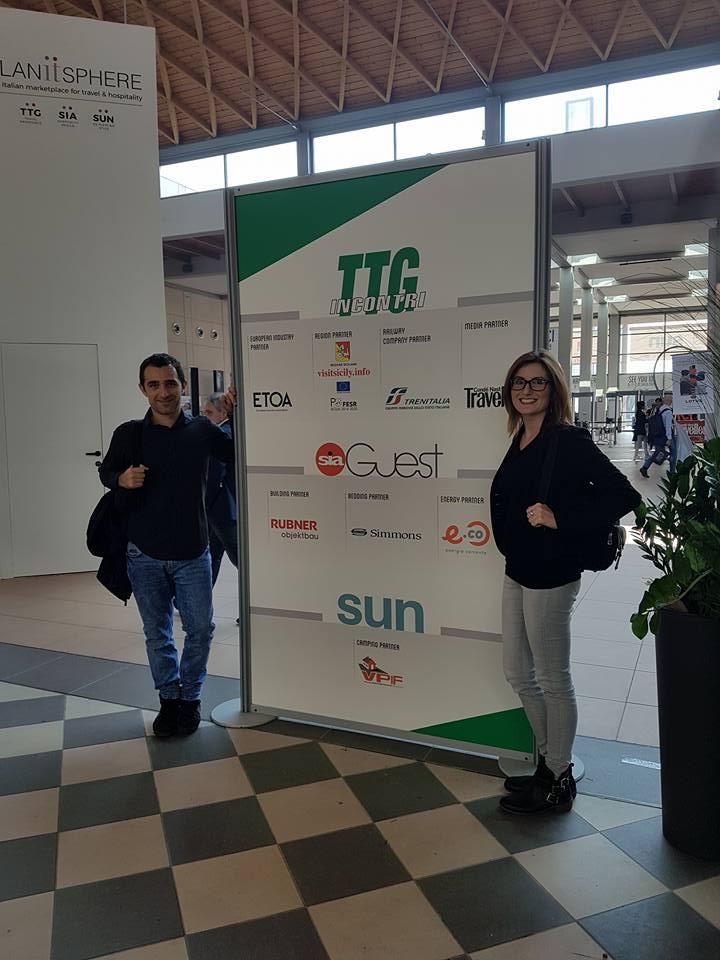 Immagine di sfondo della pagina Travel Solutions Club, l'agenzia senza vetrina