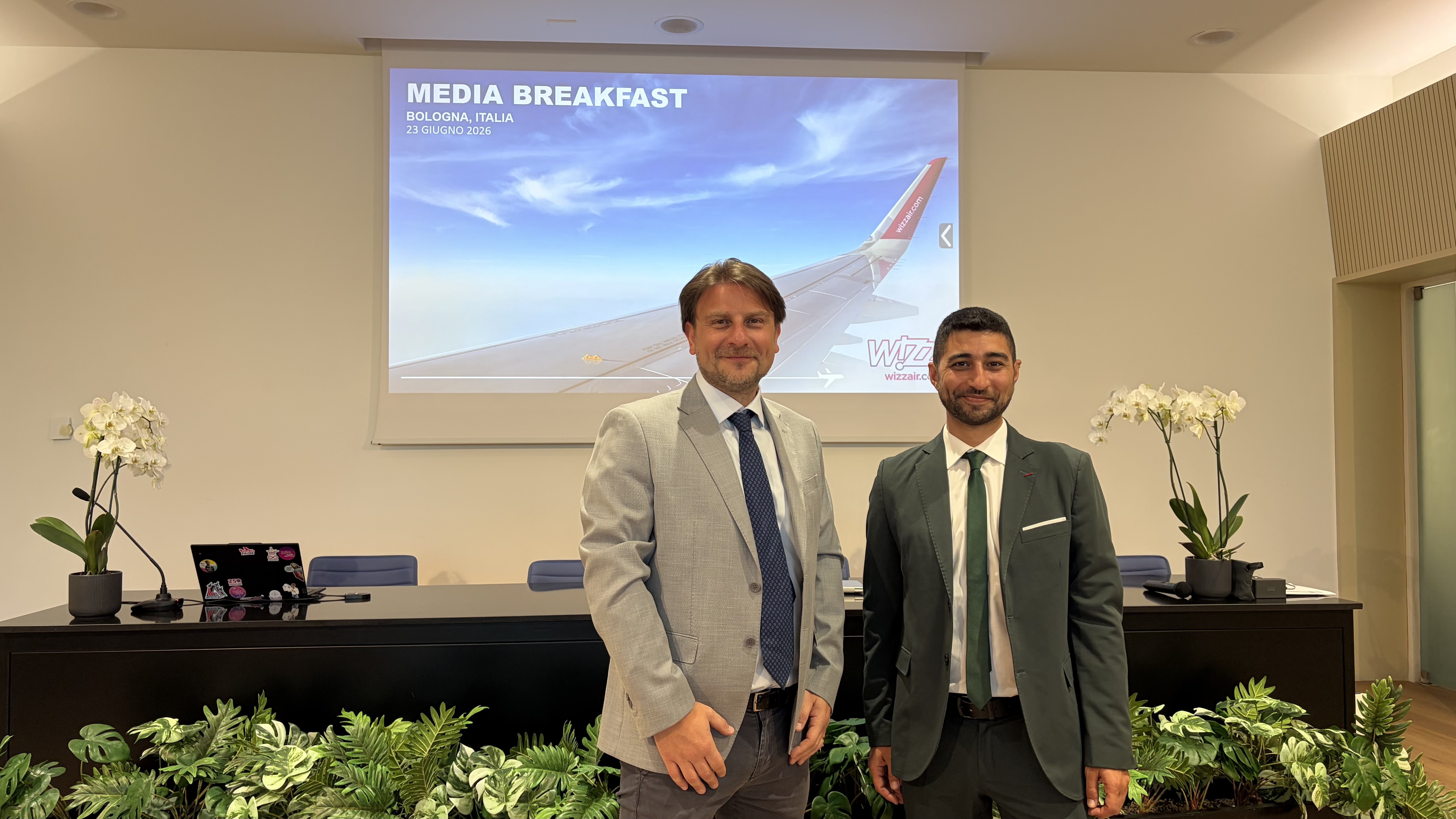 Immagine Wizz Air espande Bologna: nuova rotta per Palermo e crescita record per l’estate 2026