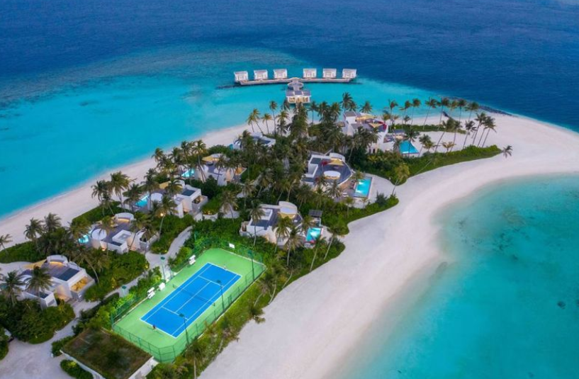 Immagine di sfondo della pagina Maldive, tennis vista oceano al Jumeirah Olhahali Island