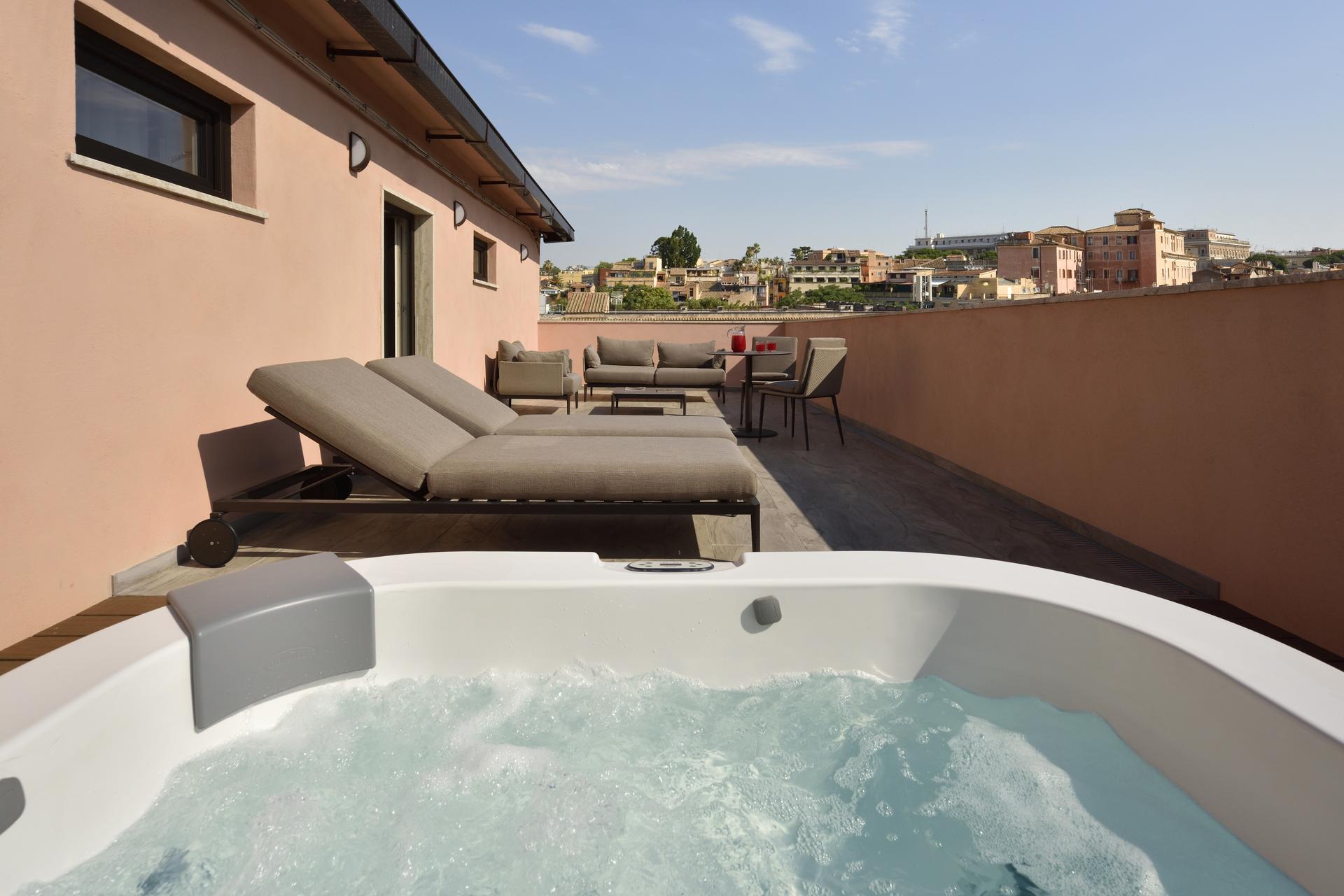 Immagine di sfondo della pagina FH55 Grand Hotel Palatino inaugura la Presidential Suite