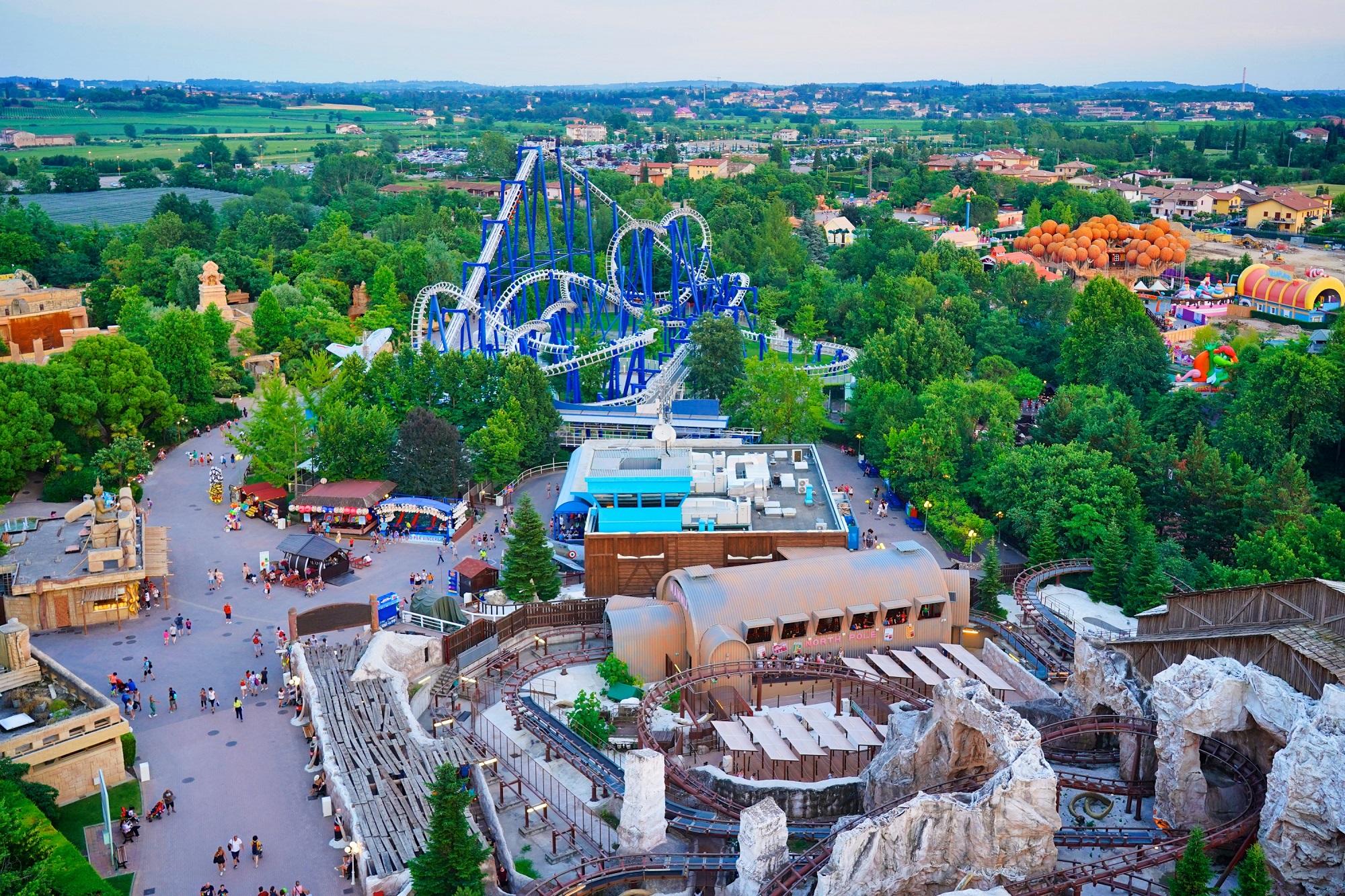 Immagine di sfondo della pagina Riparte la stagione di Gardaland Resort