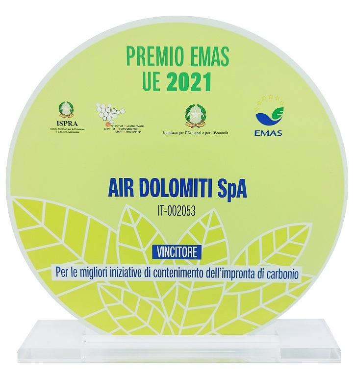 Immagine di sfondo della pagina Air Dolomiti riceve i Premi EMAS 2021