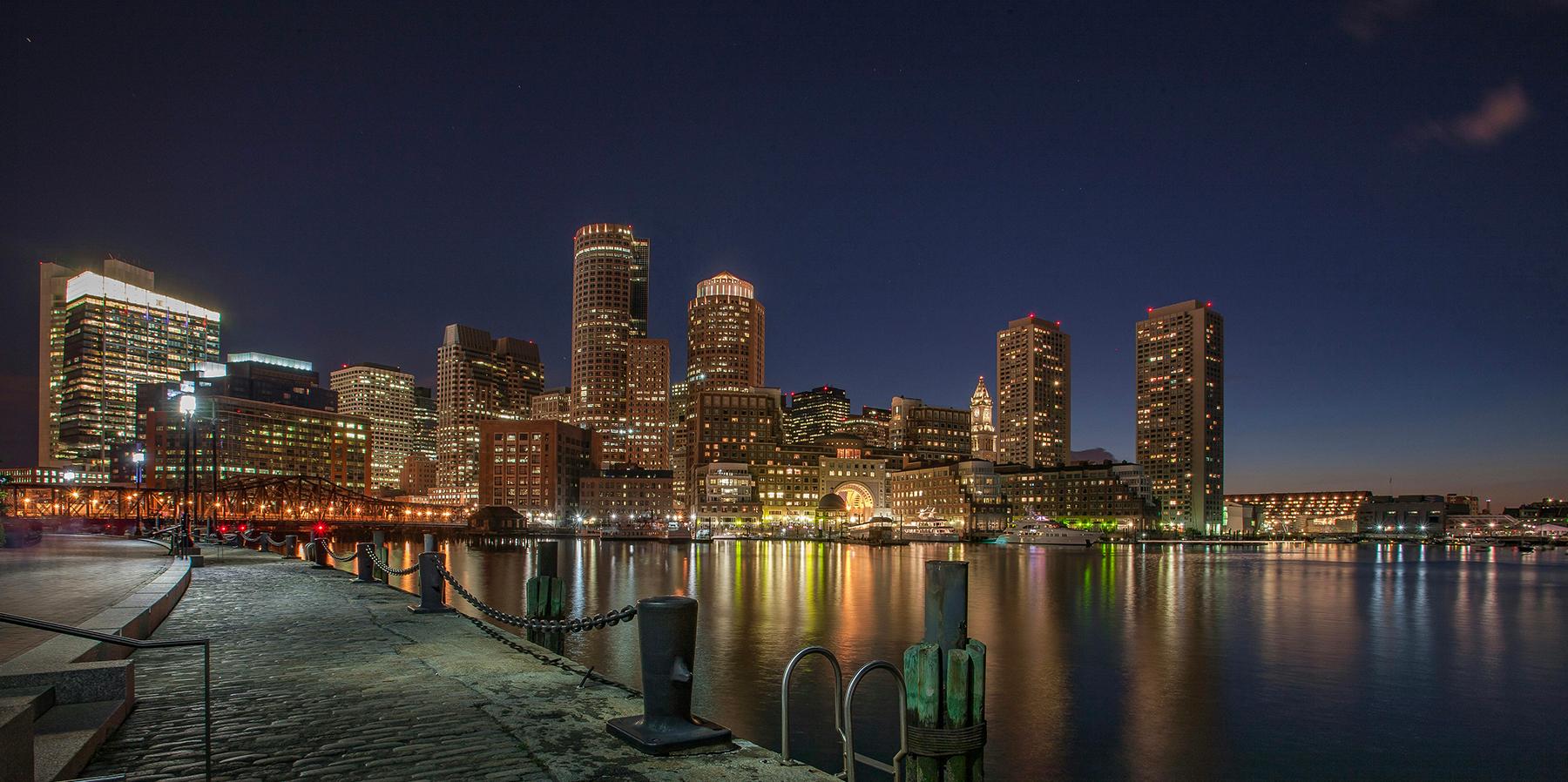 Immagine di sfondo della pagina Meet Boston presenta i webinar interattivi