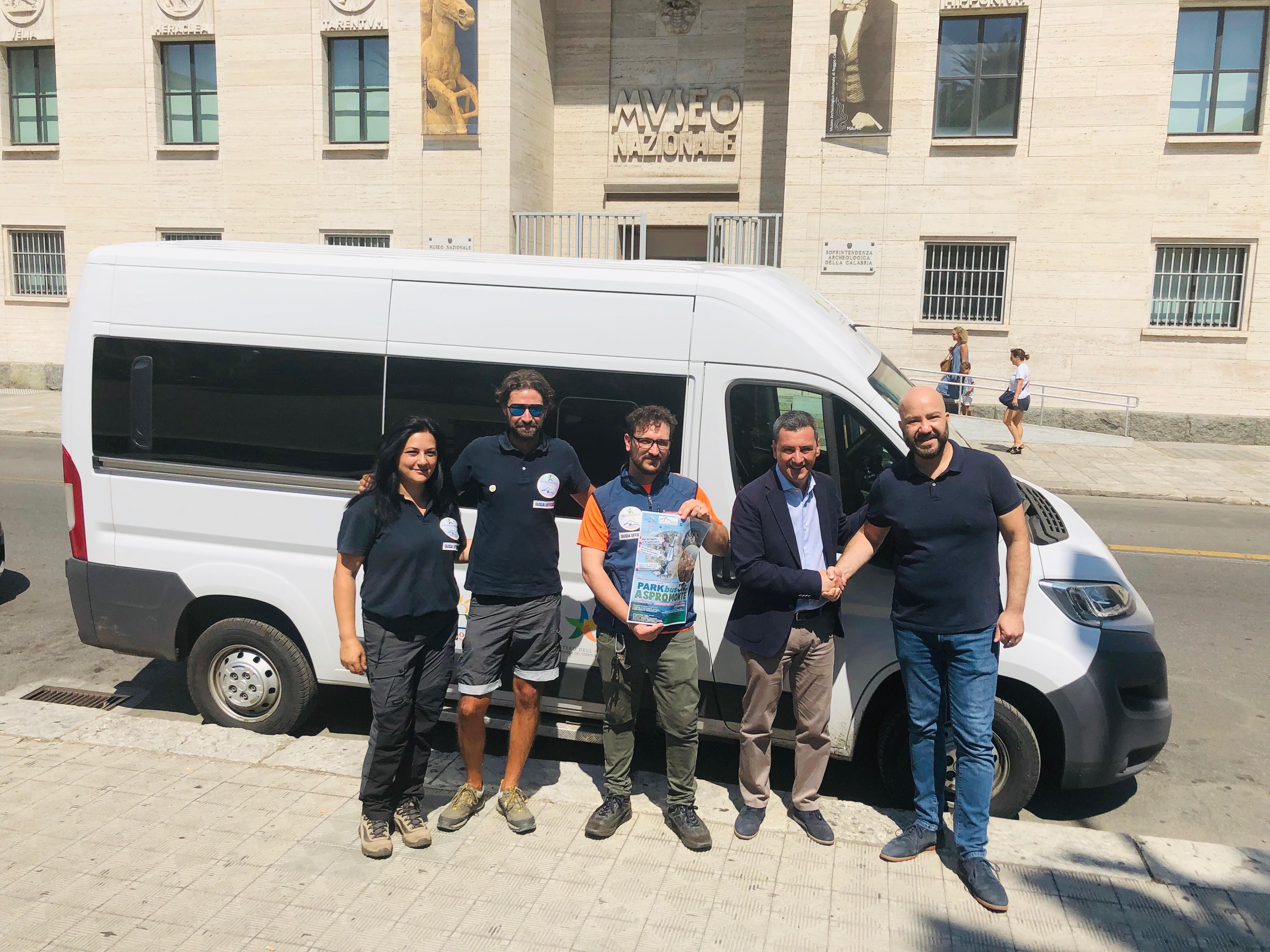 Immagine di sfondo della pagina Parco Nazionale dell’Aspromonte, torna il Parkbus