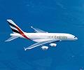 Immagine di sfondo della pagina Viaggi di nozze con Emirates: limousine con autista e tariffa speciale per le coppie