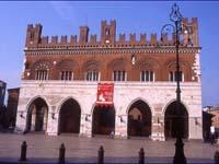 Immagine di sfondo della pagina Italia Vola promuove l’Italia. E lancia una proposta : un’ora  di  lezione di Italia turistica nelle scuole. A costo zero 