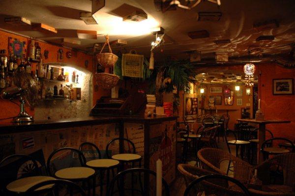 Immagine di sfondo della pagina  Grande festa a Milano  a La Bodeguita del Medio per l’anniversario del locale, insieme all’Ente del Turismo Cubano 