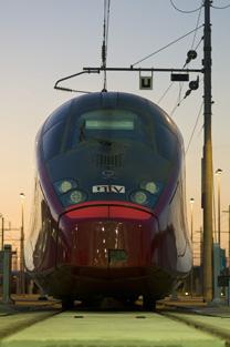 Immagine di sfondo della pagina Italo fa tappa a Reggio Emilia