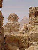 Immagine di sfondo della pagina Sconsiglio Egitto, la  voce della Farnesina  