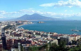 Immagine di sfondo della pagina easy jet, base a Napoli 