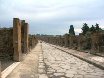 Immagine di sfondo della pagina Per Pompei una nuova stazione ferroviaria  per migliorare accesso scavi 
