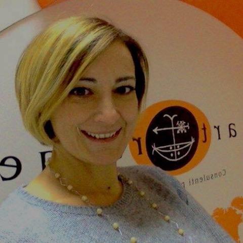Immagine di sfondo della pagina CartOrange-Viaggi su misura, la miglior venditrice del centro Italia è Jessica Sardella
