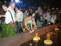Immagine di sfondo della pagina Loi Krathong, il 14 novembre si rinnova la tradizione in Thailandia