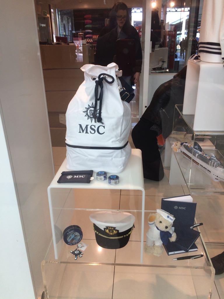 Immagine di sfondo della pagina MSC Crociere: Pop Up Store in stazione