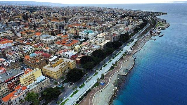 Immagine di sfondo della pagina Alitalia: voli garantiti su Reggio Calabria dal 30 marzo