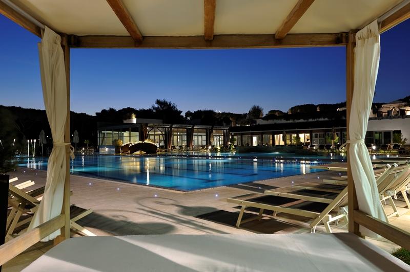 Immagine di sfondo della pagina Hotel&Resort Riva del Sole,la nuova stagione