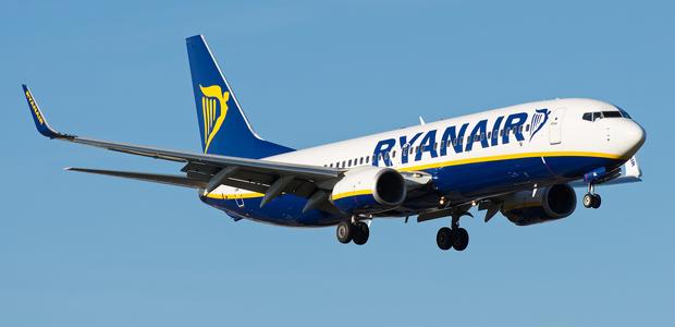 Immagine di sfondo della pagina Ryanair lancia i voli in connessione a Roma Fco