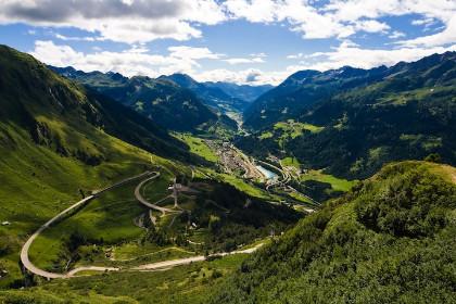 Immagine di sfondo della pagina Escursioni con i mezzi pubblici in Ticino