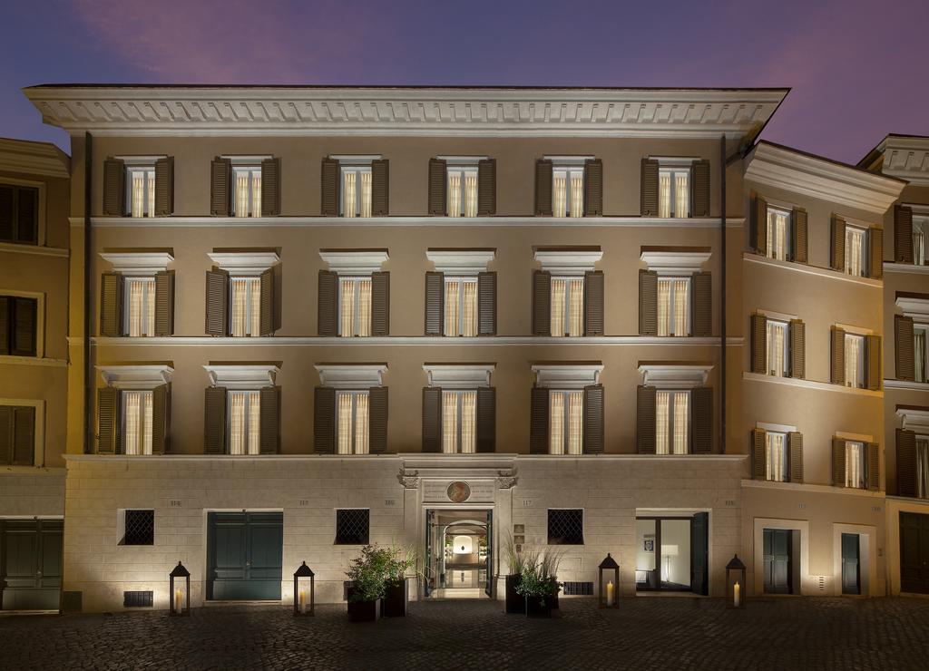 Immagine di sfondo della pagina Palazzo Scanderbeg, tour in Vespa per i clienti