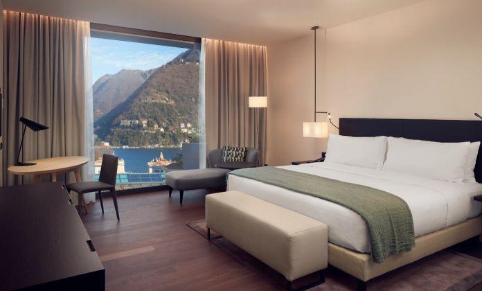 Immagine di sfondo della pagina Hilton, il debutto dell'Hilton Lake Como