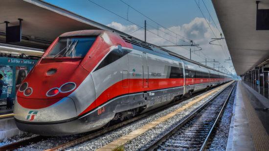 Immagine di sfondo della pagina Trenitalia, nuovo Frecciarossa Genova-Milano