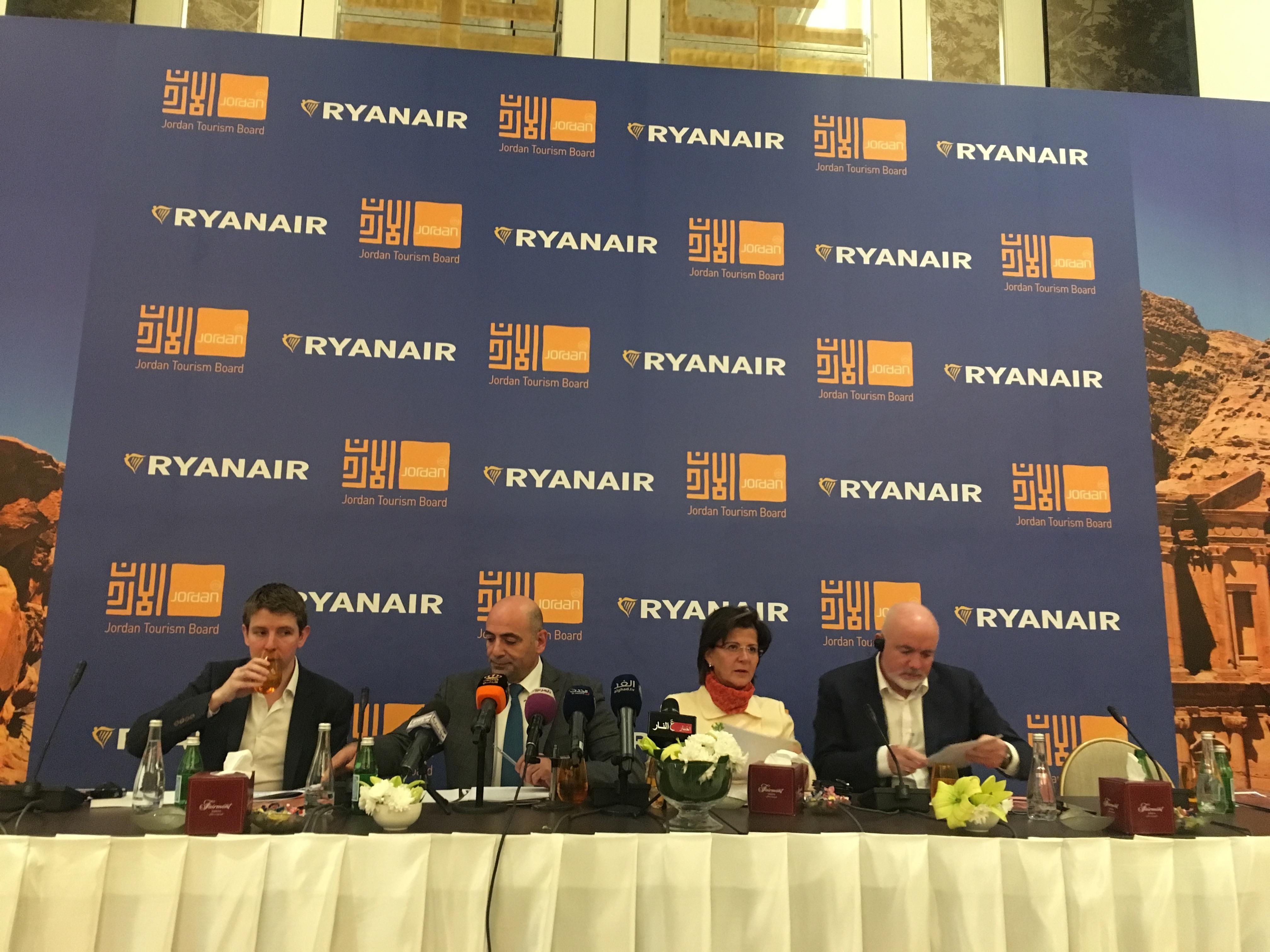Immagine di sfondo della pagina Primo volo Ryanair su Amman