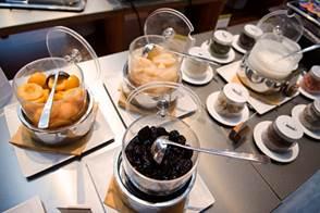 Immagine di sfondo della pagina DoubleTree by Hilton Turin Lingotto: arte e gusto